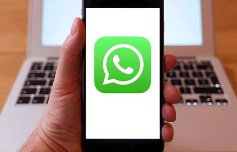 How can I hide someone on WhatsApp? 