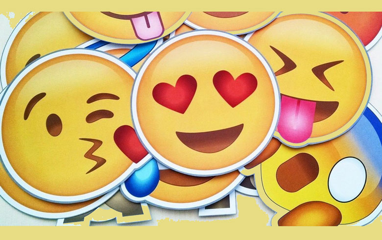 How to use Emojis as a Reaction on WhatsApp?
