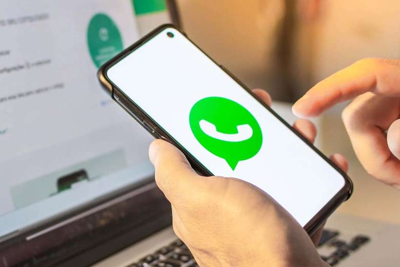 How to stop auto-downloading media on WhatsApp?
