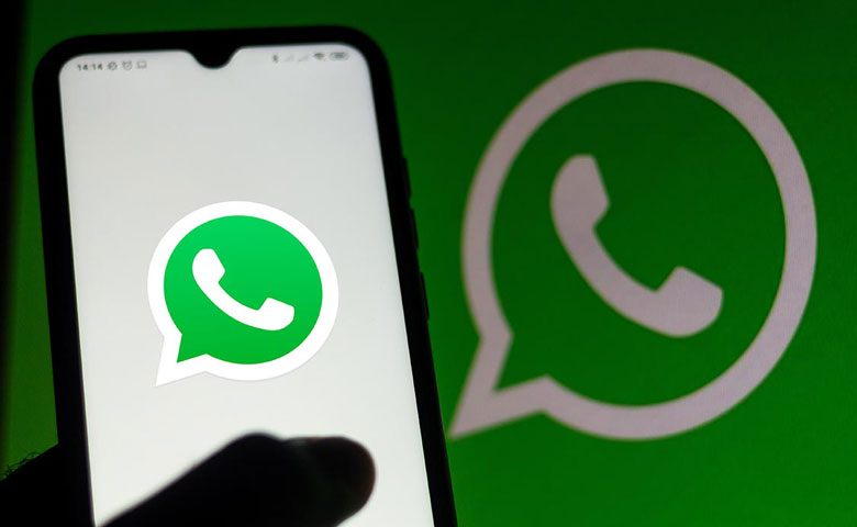 WhatsApp Broadcast vs WhatsApp Group: How Are They Different?
